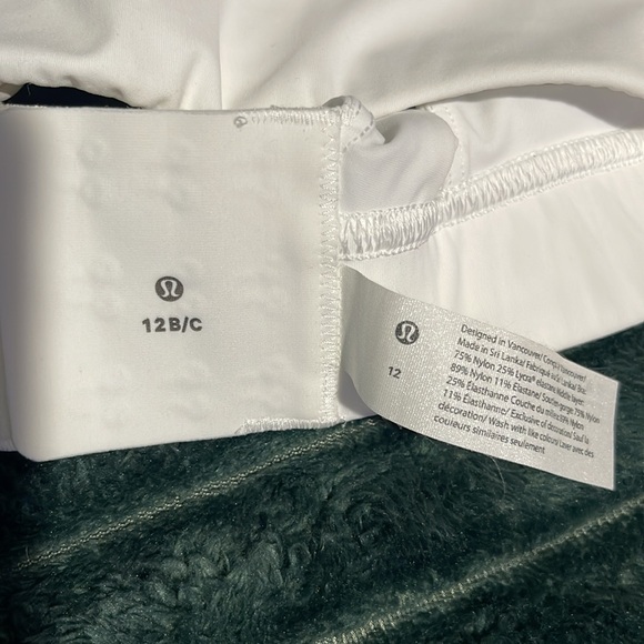Lululemon High Neck Bra ✨ - Picture 3 of 3